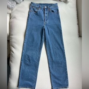 Levi women’s straight leg Jean, ankle length, medium wash